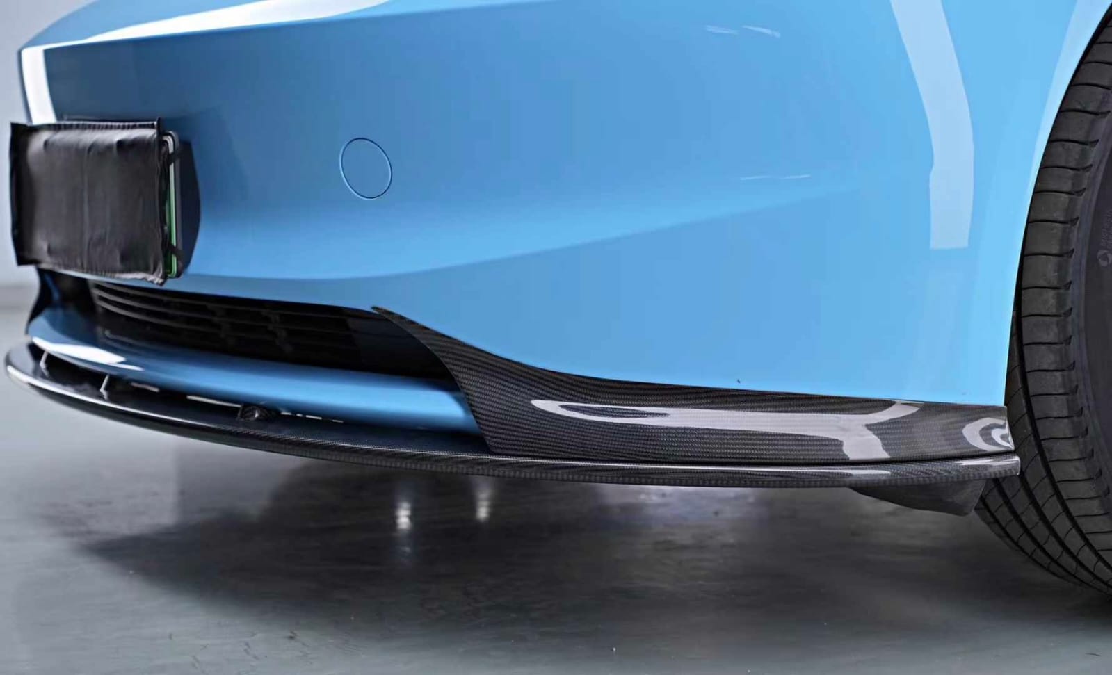 AERO CARBON - TESLA MODEL 3 HIGHLAND 2024+ DRY CARBON FIBRE FRONT LIP V2