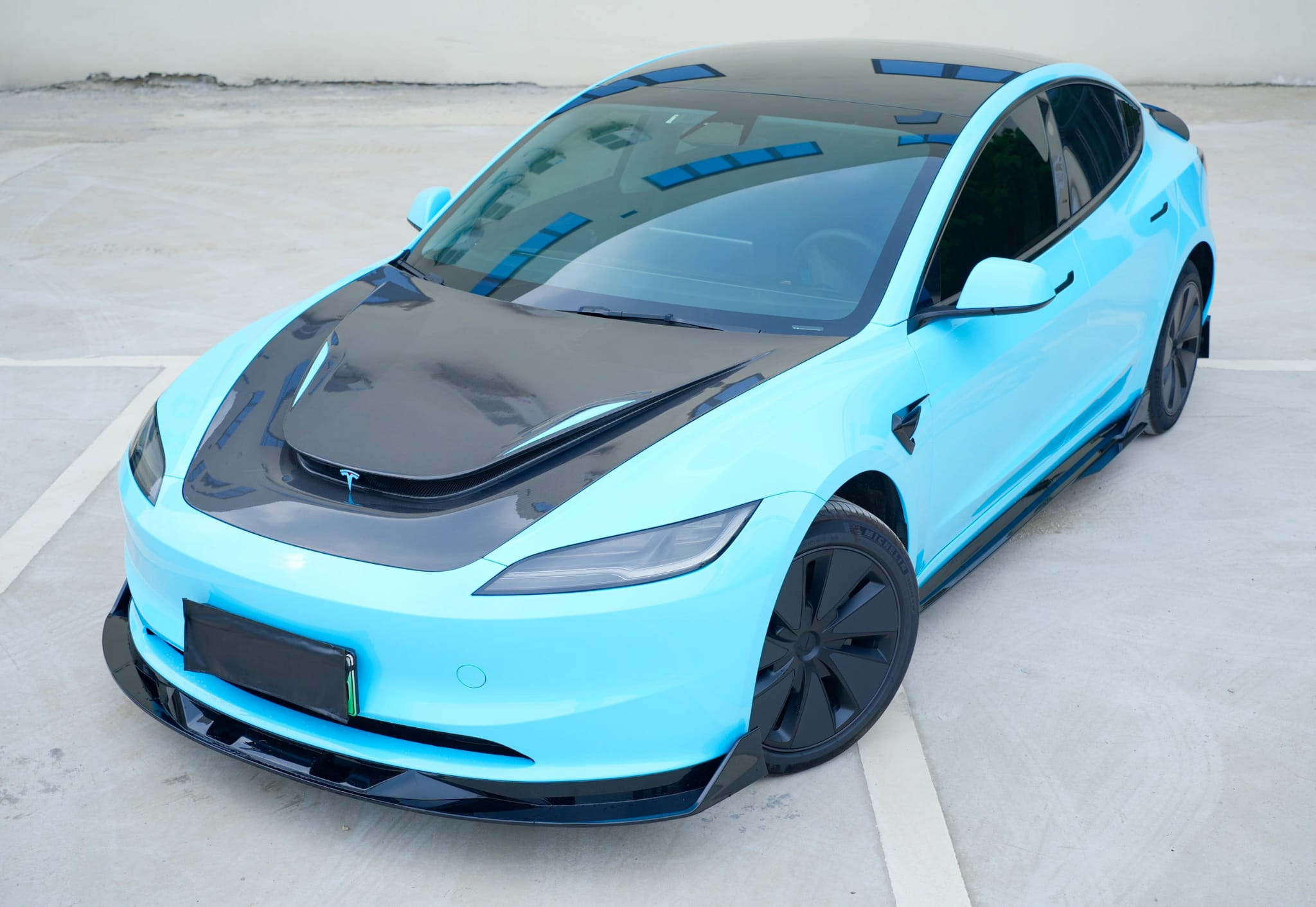 AERO CARBON - TESLA MODEL 3 HIGHLAND 2024+ DRY CARBON FIBRE HOOD BONNET