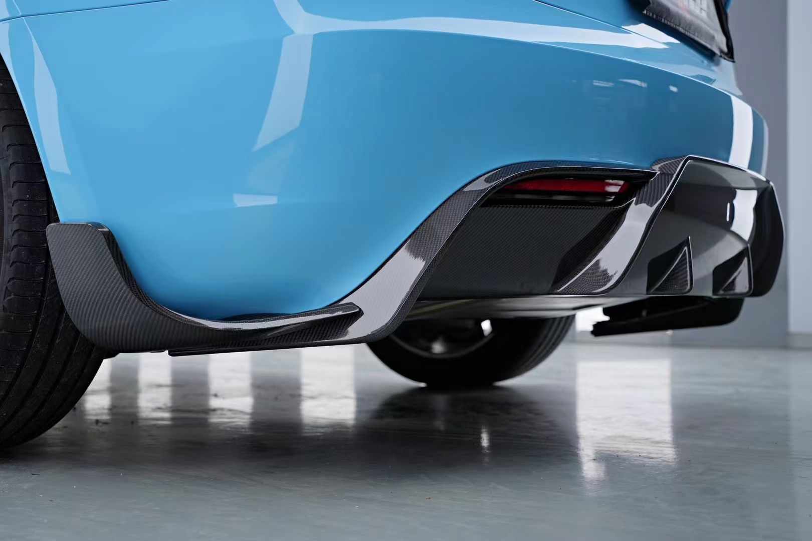 AERO CARBON - TESLA MODEL 3 HIGHLAND 2024+ DRY CARBON FIBRE REAR DIFFUSER