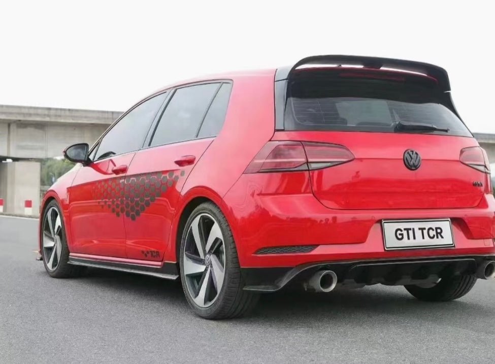 AERO CARBON - VOLKSWAGEN GOLF GTI & GOLF R MK7 MK7.5  GLOSS BLACK SIDE SKIRTS