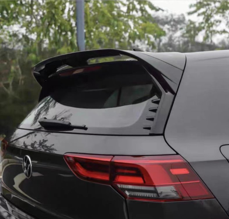 AERO CARBON - VOLKSWAGEN GOLF R LINE / GTI MK8 GLOSS BLACK REAR WINDOW TRIM