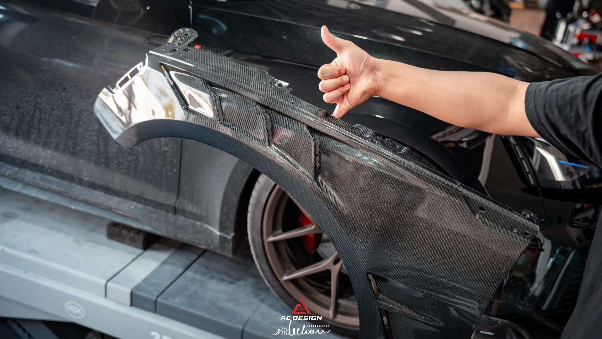 AE DESIGN - AUDI RS5 B9.5 DRY CARBON SIDE FENDERS