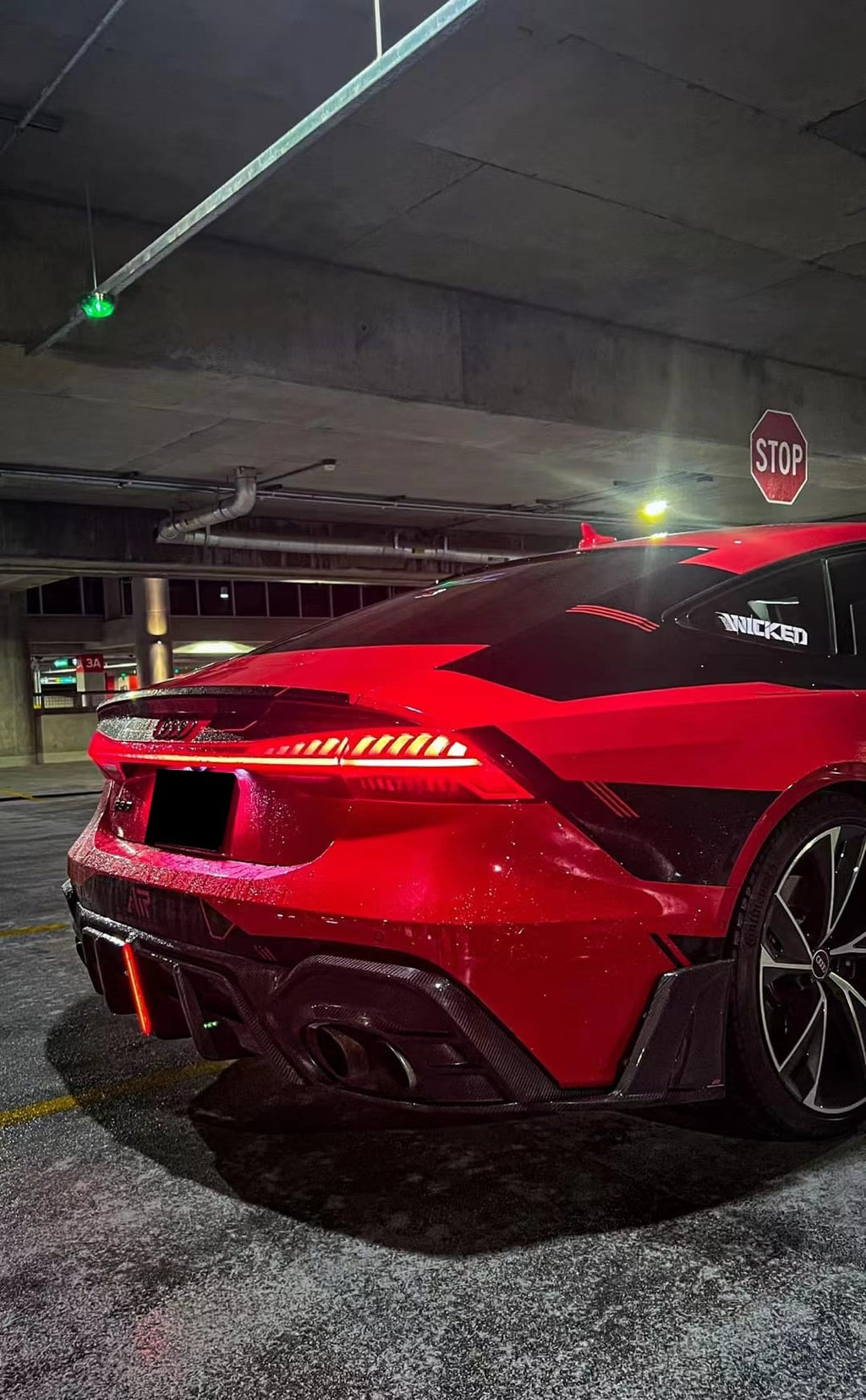 AE DESIGN - AUDI RS6 / RS7 C8 DRY CARBON FIBRE LED REAR DIFFUSER