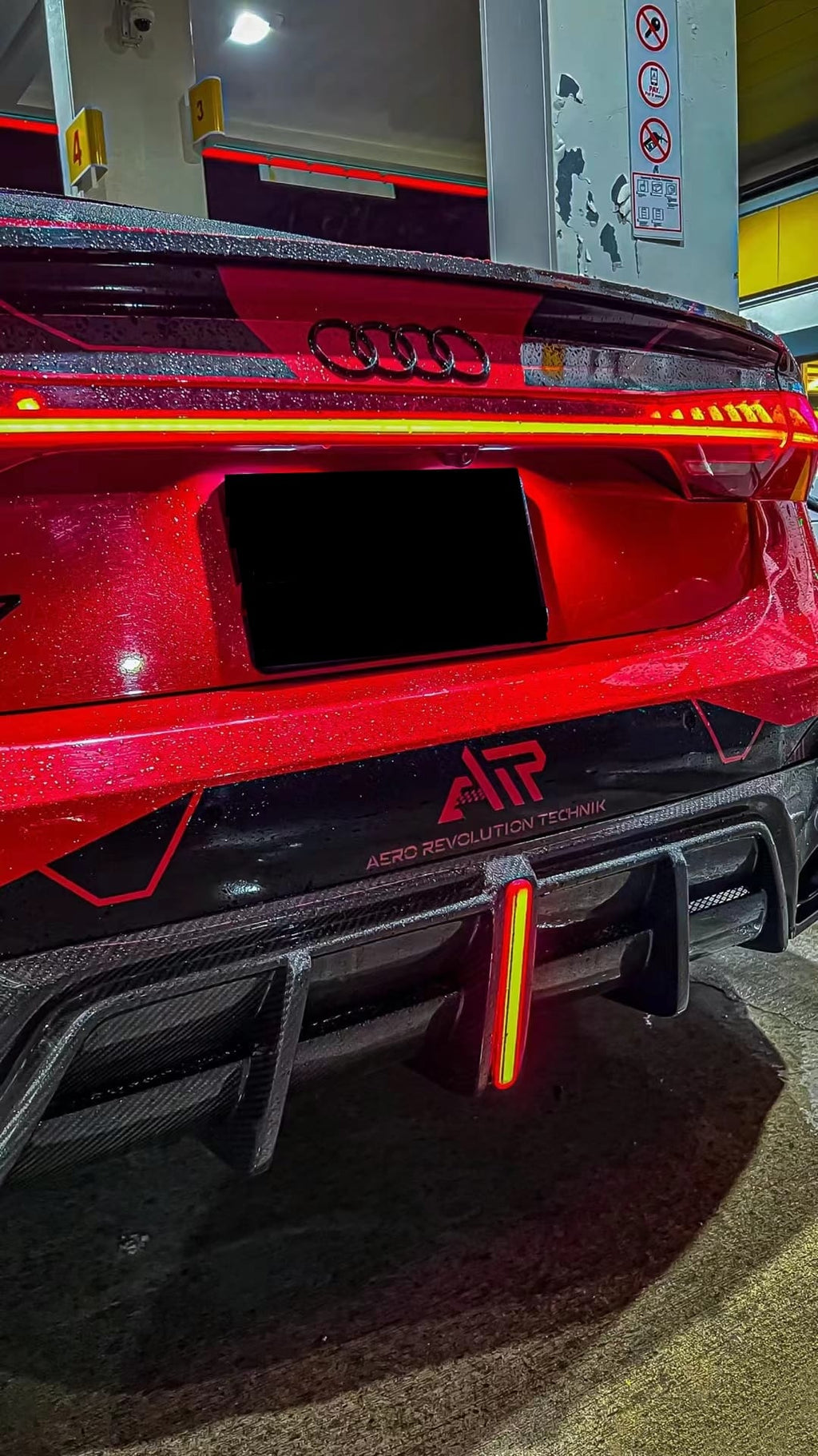 AE DESIGN - AUDI RS6 / RS7 C8 DRY CARBON FIBRE LED REAR DIFFUSER
