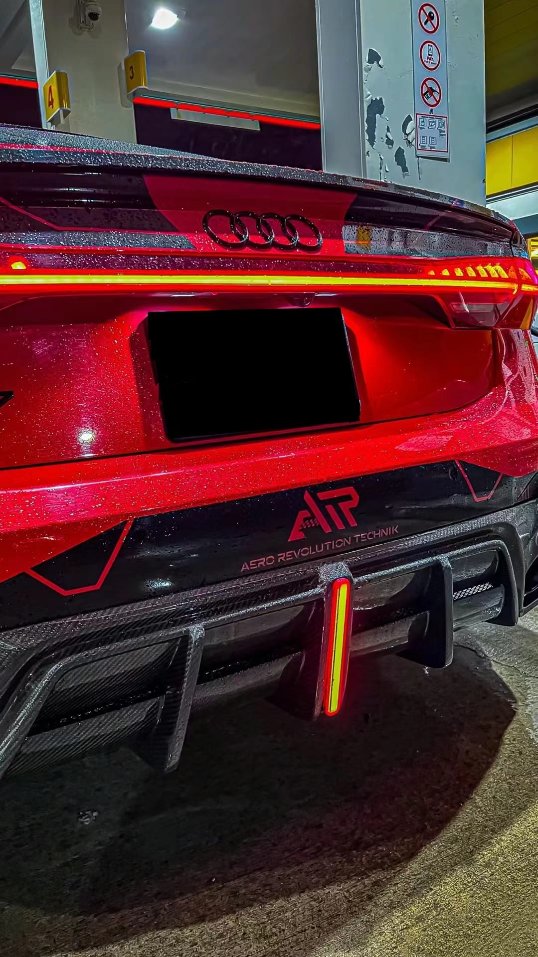 AE DESIGN - AUDI RS6 / RS7 C8 DRY CARBON FIBRE LED REAR DIFFUSER