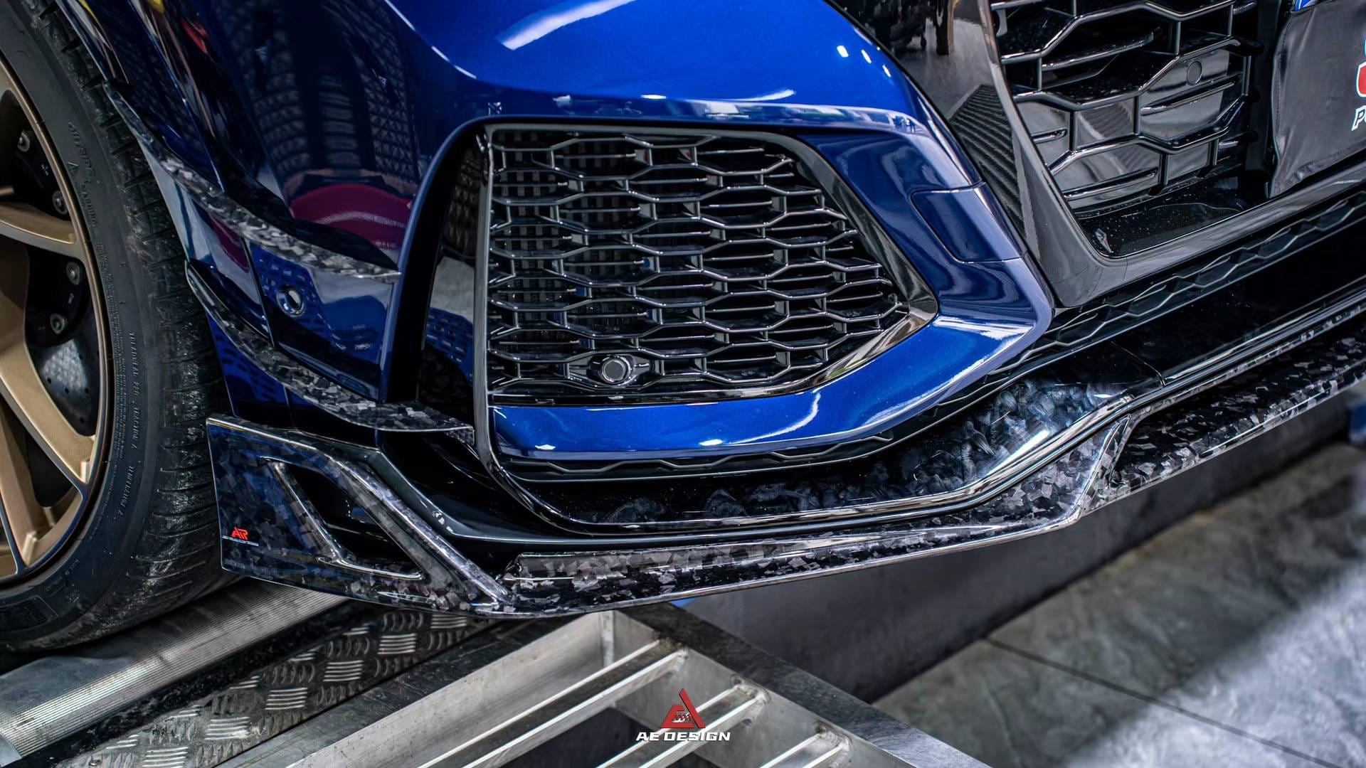 AE DESIGN - AUDI RSQ8 2020+ DRY CARBON FIBRE FRONT LIP