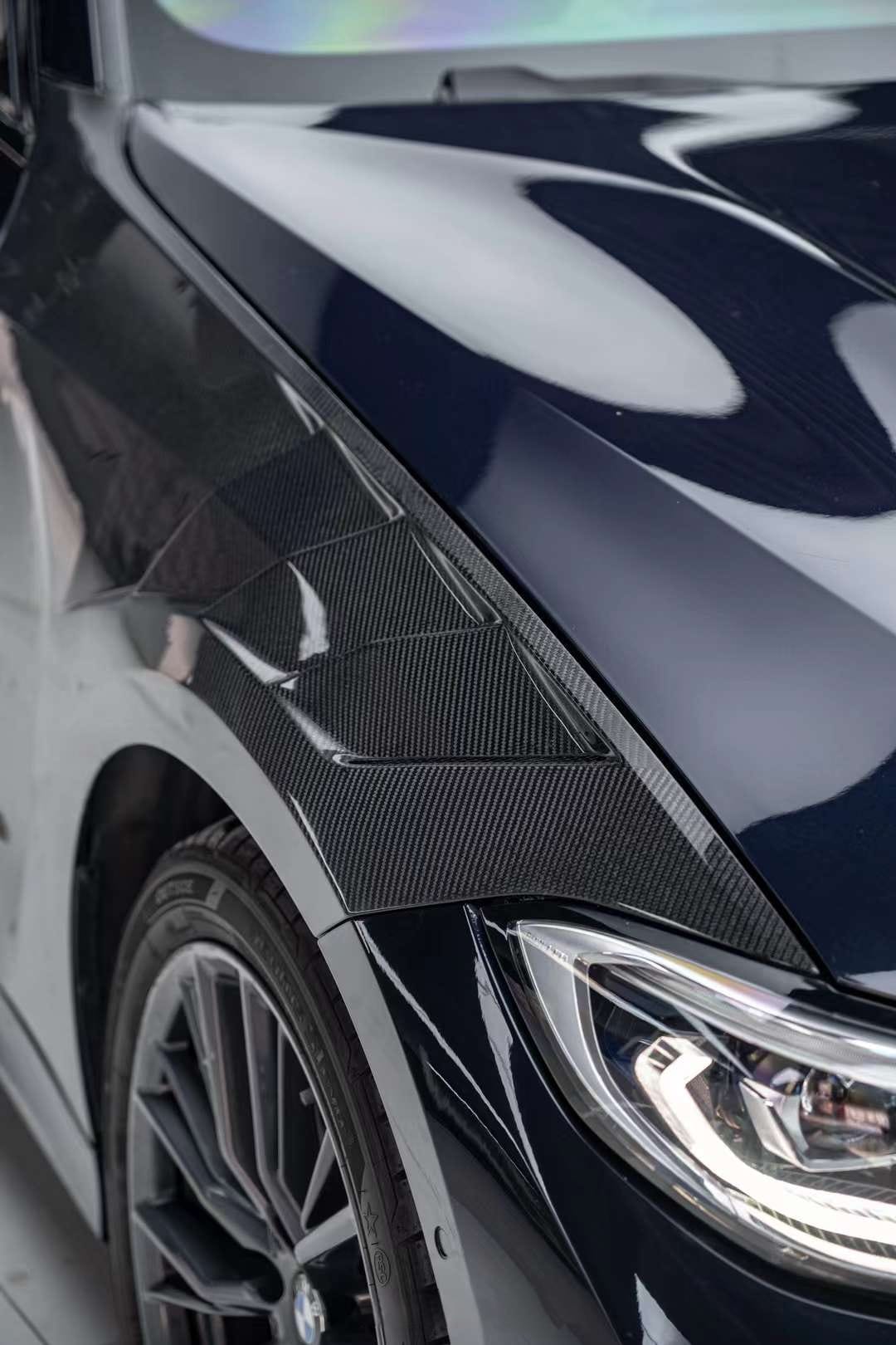 AE DESIGN - BMW 3 SERIES G20 DRY CARBON FIBRE SIDE FENDERS