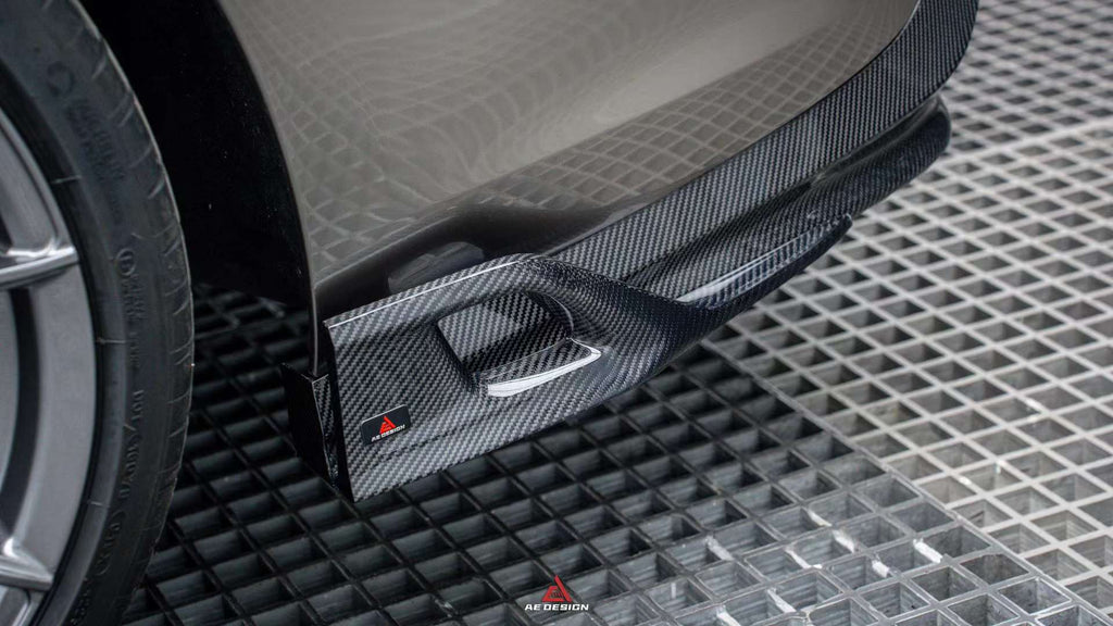 AE DESIGN - BMW 8 SERIES G14 / G15 / G16  CARBON FIBRE LED REAR DIFFUSER