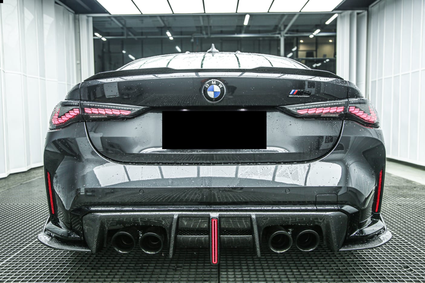 AE DESIGN - BMW M3 G80 / M4 G82 CARBON FIBRE LED REAR DIFFUSER