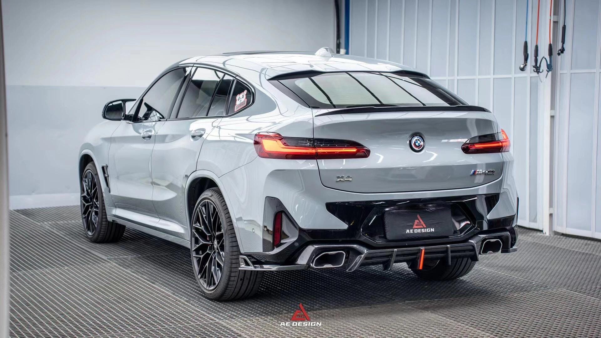 AE DESIGN - BMW X4 G02 LCI DRY CARBON FIBRE REAR DIFFUSER