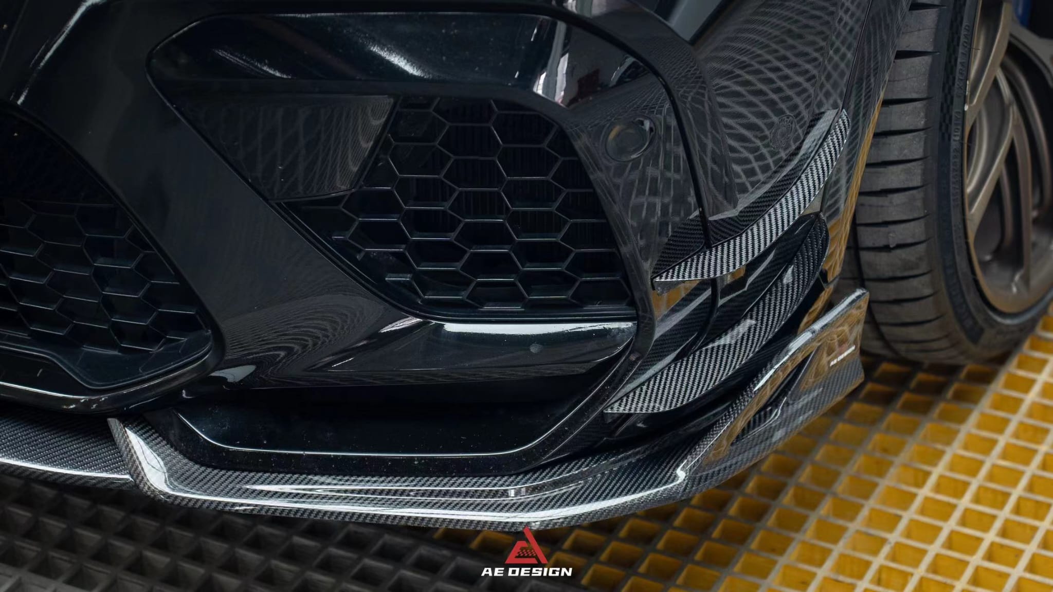 AE DESIGN - BMW X6M F96 CARBON FIBRE FRONT LIP SPLITTER
