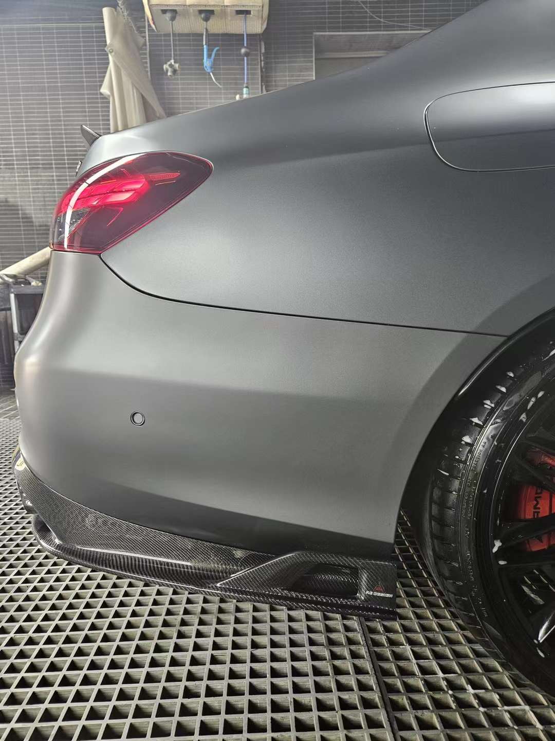 AE DESIGN - MERCEDES W213 E63S 2020+ CARBON REAR DIFFUSER
