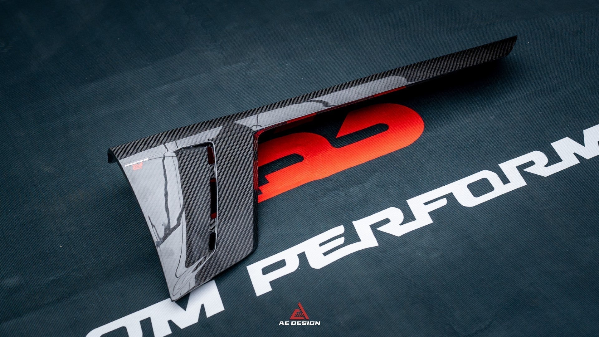 AE DESIGN - PORSCHE 911 992 CARRERA/4/S/4S/GTS CARBON FIBRE SIDE SKIRTS