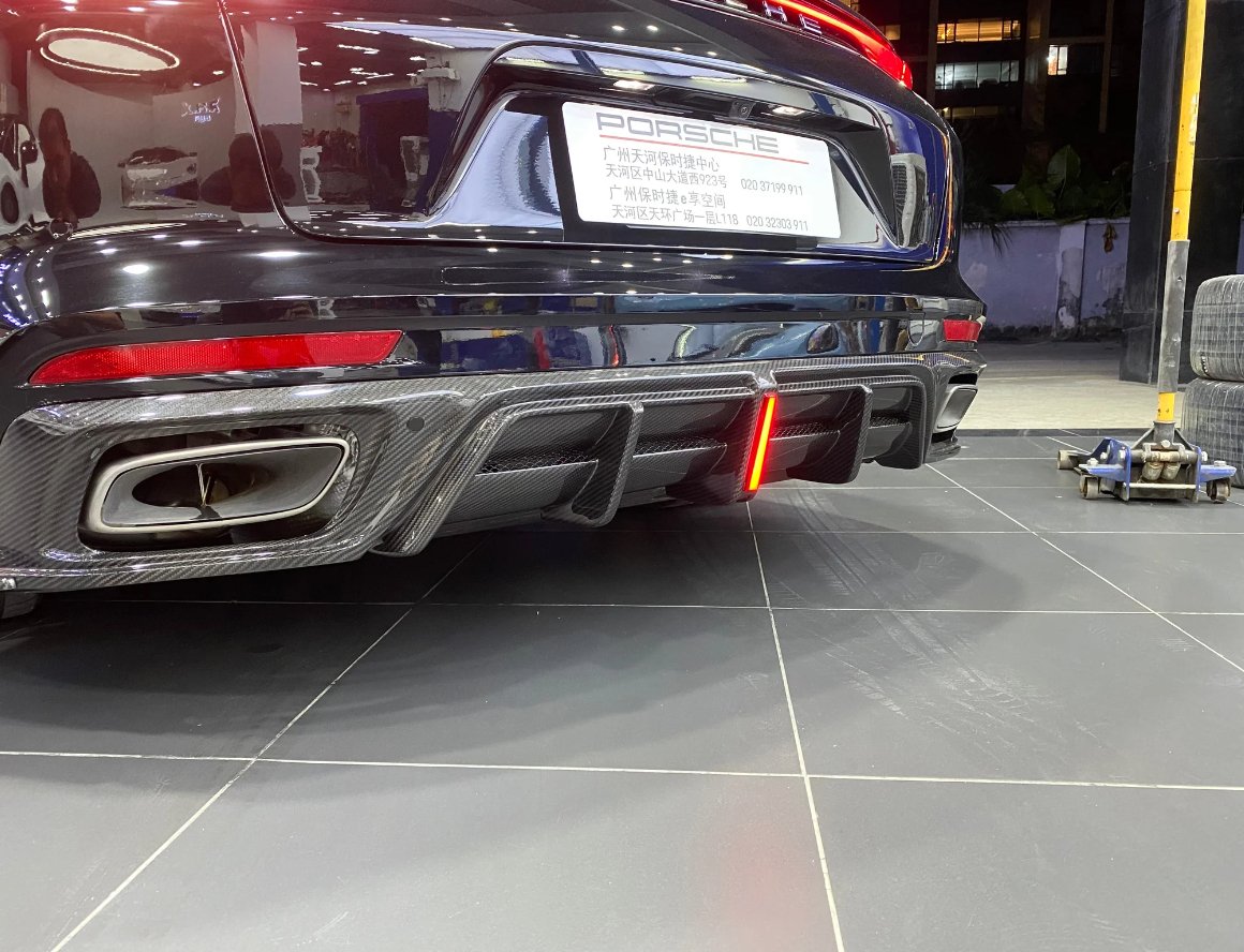 AE DESIGN - PORSCHE PANAMERA 971.1 971.2 DRY CARBON FIBRE REAR DIFFUSER