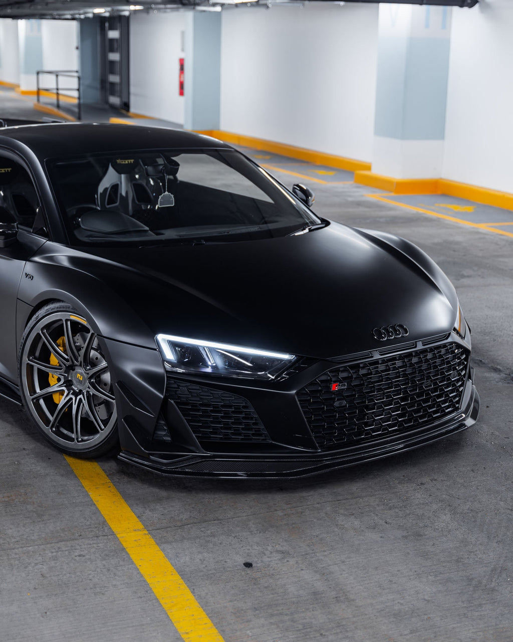 Audi R8 4S Facelift Pre-Preg Carbon Fibre Front Splitter by TRE