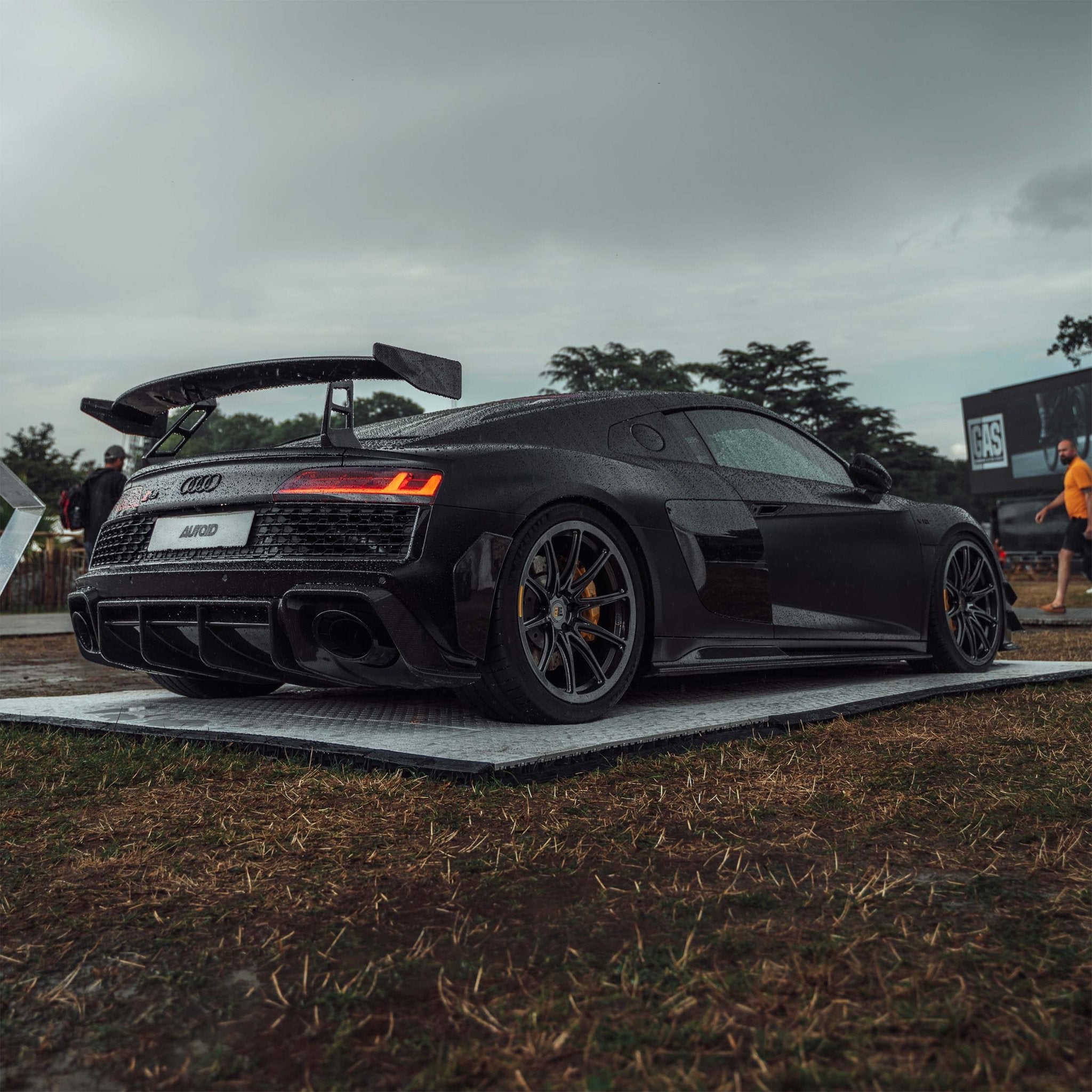 Audi R8 4S Facelift LCI Pre-Preg Carbon Fibre Rear Bumper Canards by TRE (2021-2024)