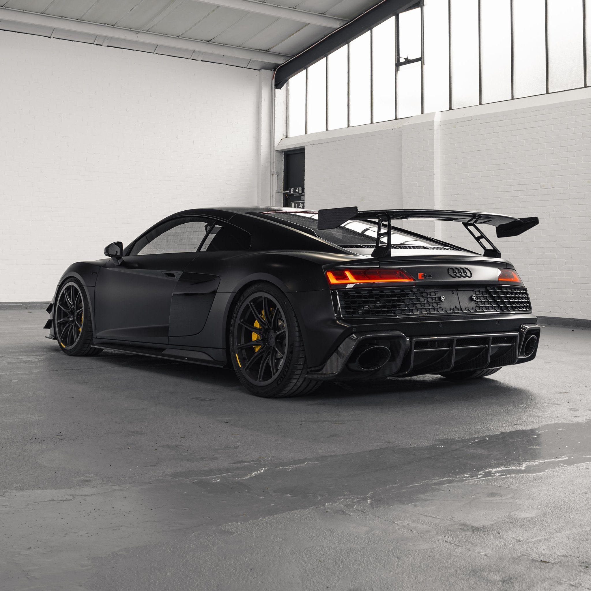 Audi R8 4S Pre-Preg Carbon Fibre Side Skirts by TRE