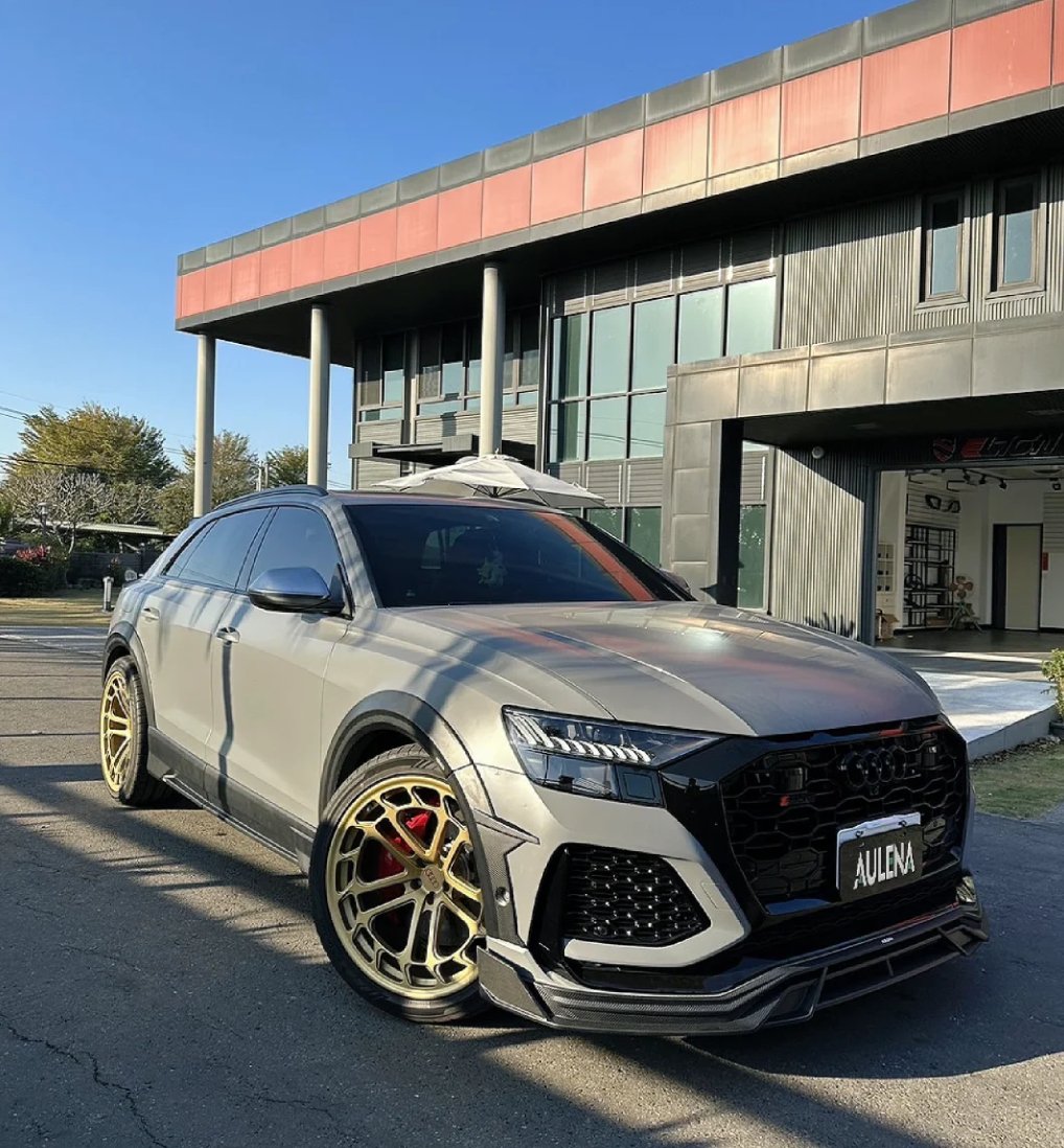 AULENA - AUDI RSQ8 DRY CARBON FIBRE FRONT LIP