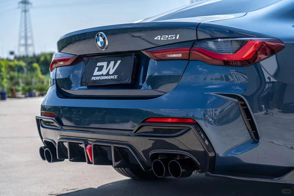BCTXE - BMW 4 SERIES G22 / G23 DRY CARBON FIBRE LED DIFFUSER