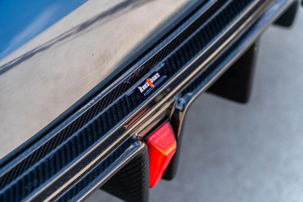 BCTXE - BMW 4 SERIES G22 / G23 DRY CARBON FIBRE LED DIFFUSER