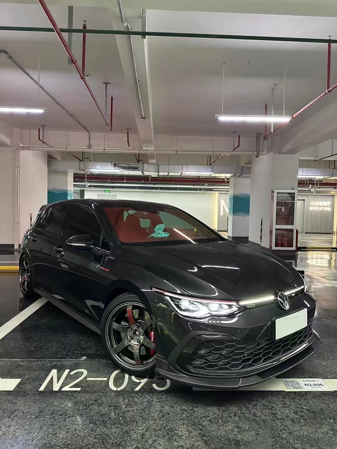 BCTXE - VOLKSWAGEN GOLF MK8 CARBON FIBRE FRONT LIP