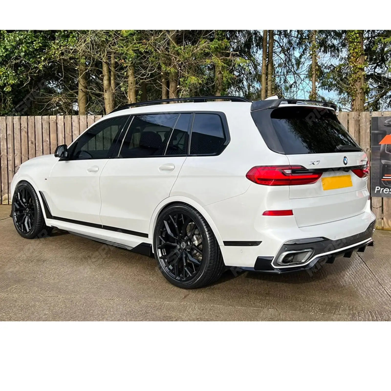 Black Knight Aero Kit in Gloss Black For BMW X7 G07 M Sport (2018-2022 Pre-LCI)