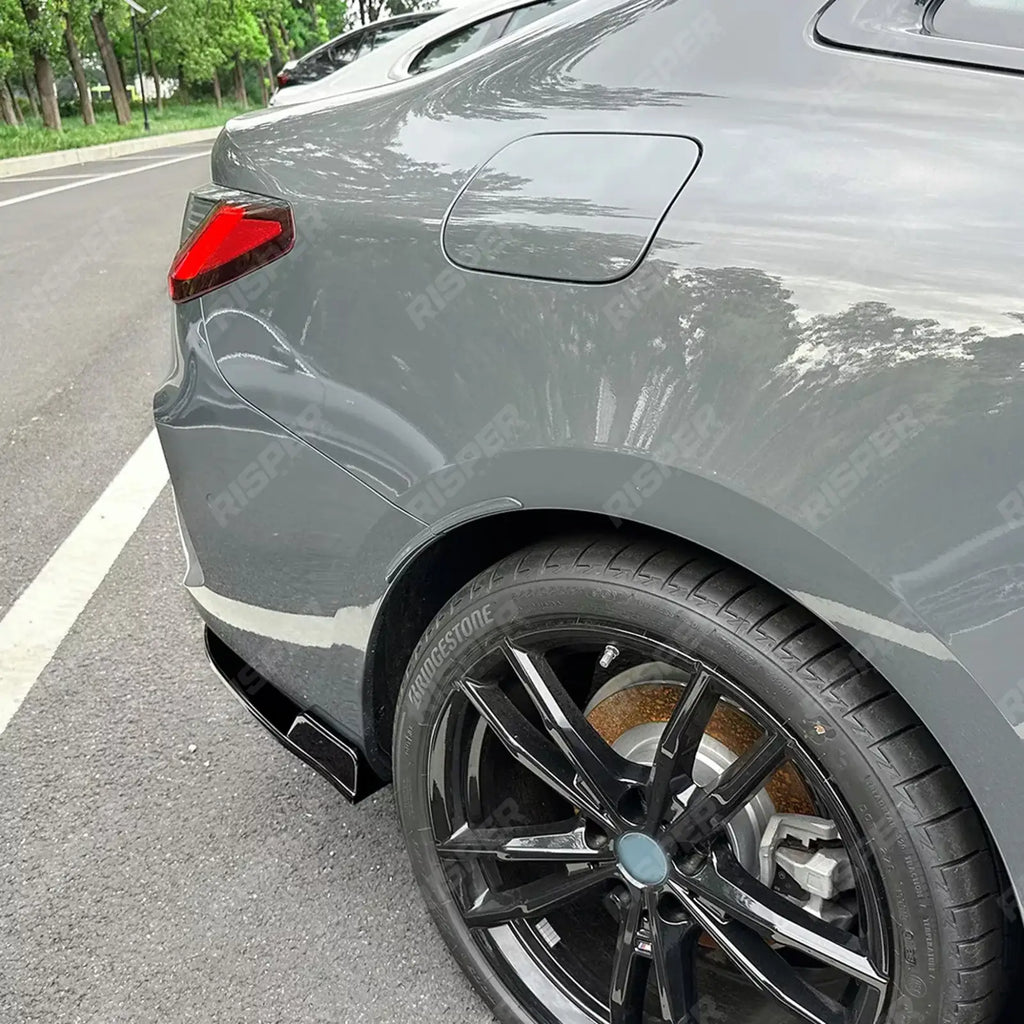 BMW 4 SERIES G22 G23 M SPORT 2020+ REAR BUMPER CORNER SPLITTERS IN GLOSS BLACK