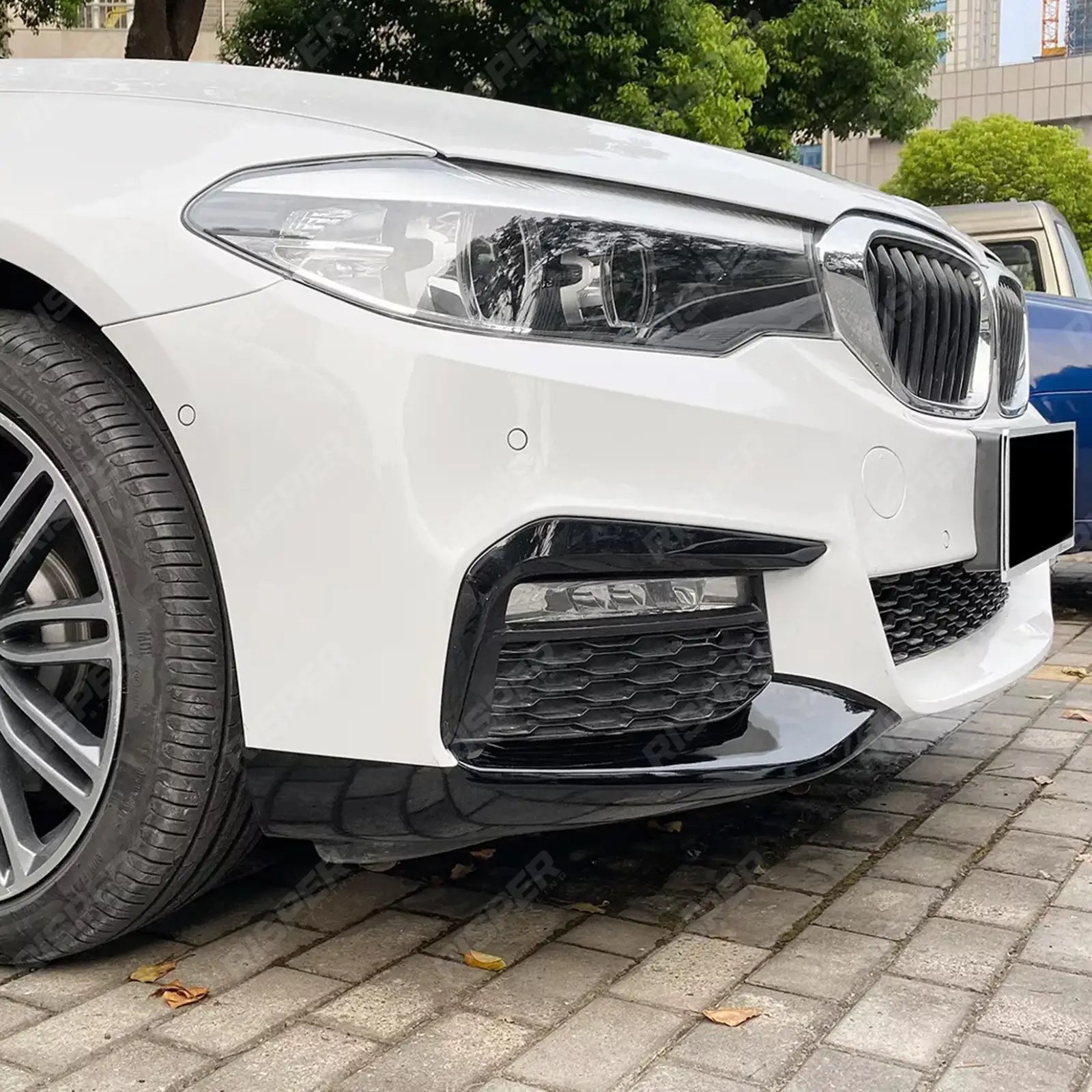 BMW 5 SERIES G30 (PRE LCI) 2017-2020 FRONT BUMPER CORNER SPLITTER IN GLOSS BLACK
