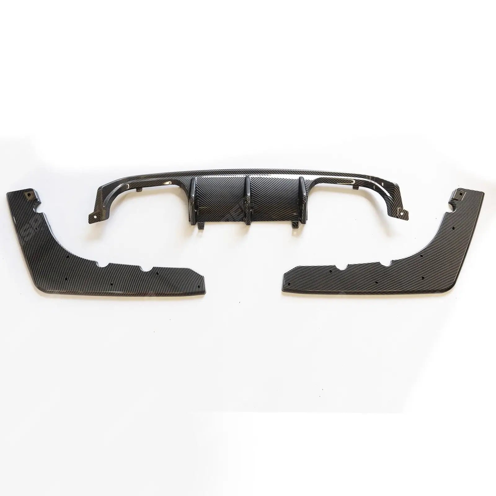 BMW M3 M4 Series F80 F82 V-Style Rear Diffuser in Carbon Look