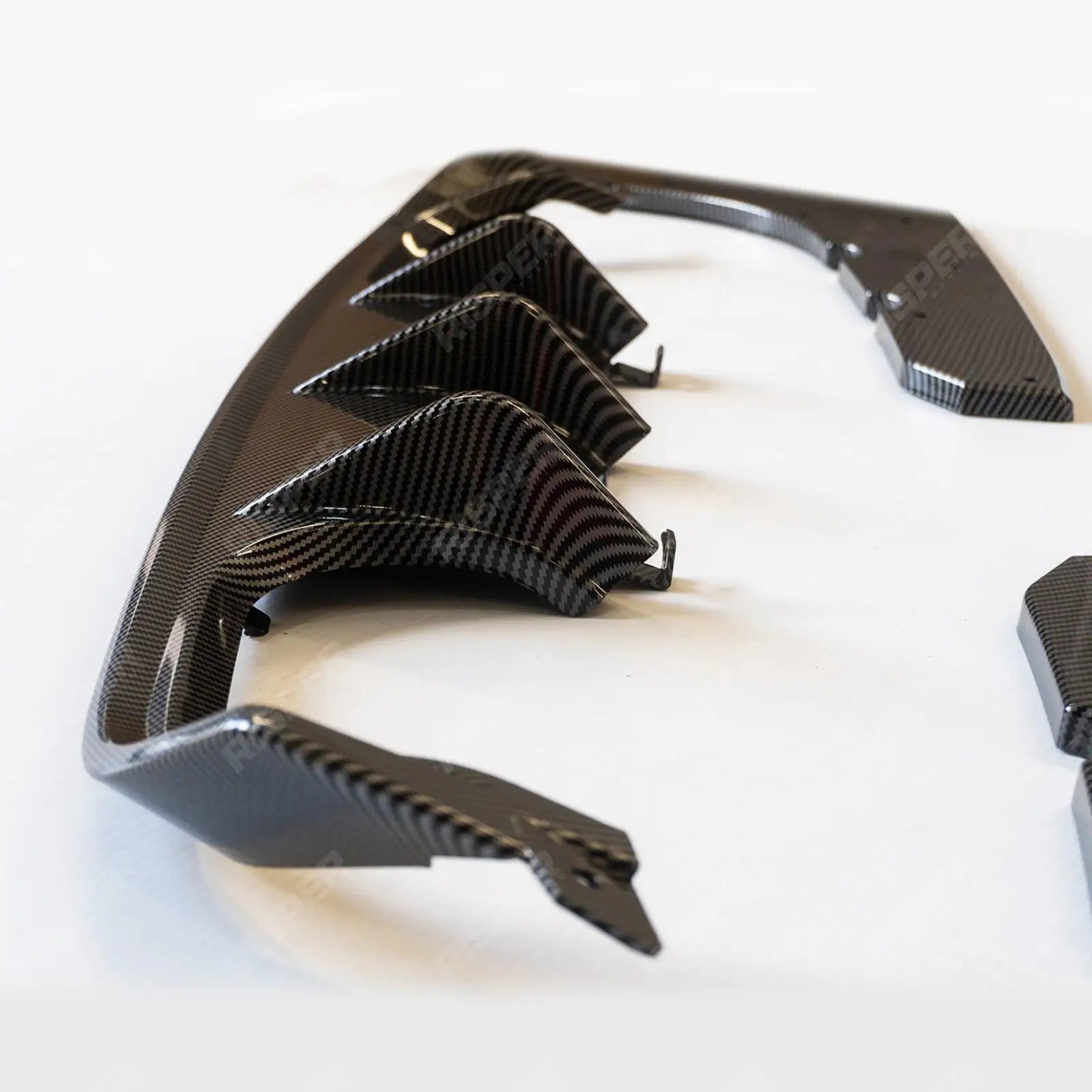 BMW M3 M4 Series F80 F82 V-Style Rear Diffuser in Carbon Look