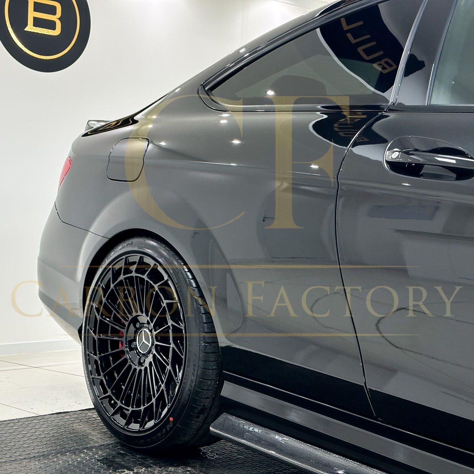 Carbon Fibre Side Skirts for Mercedes Benz W204 C63 Facelift 12-14