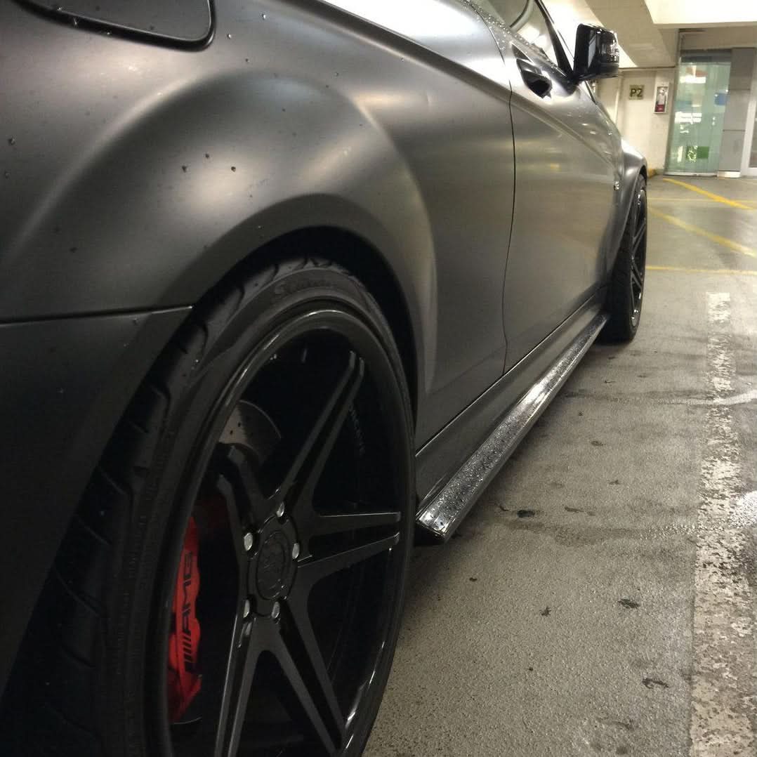 Carbon Fibre Side Skirts for Mercedes Benz W204 C63 Facelift 12-14