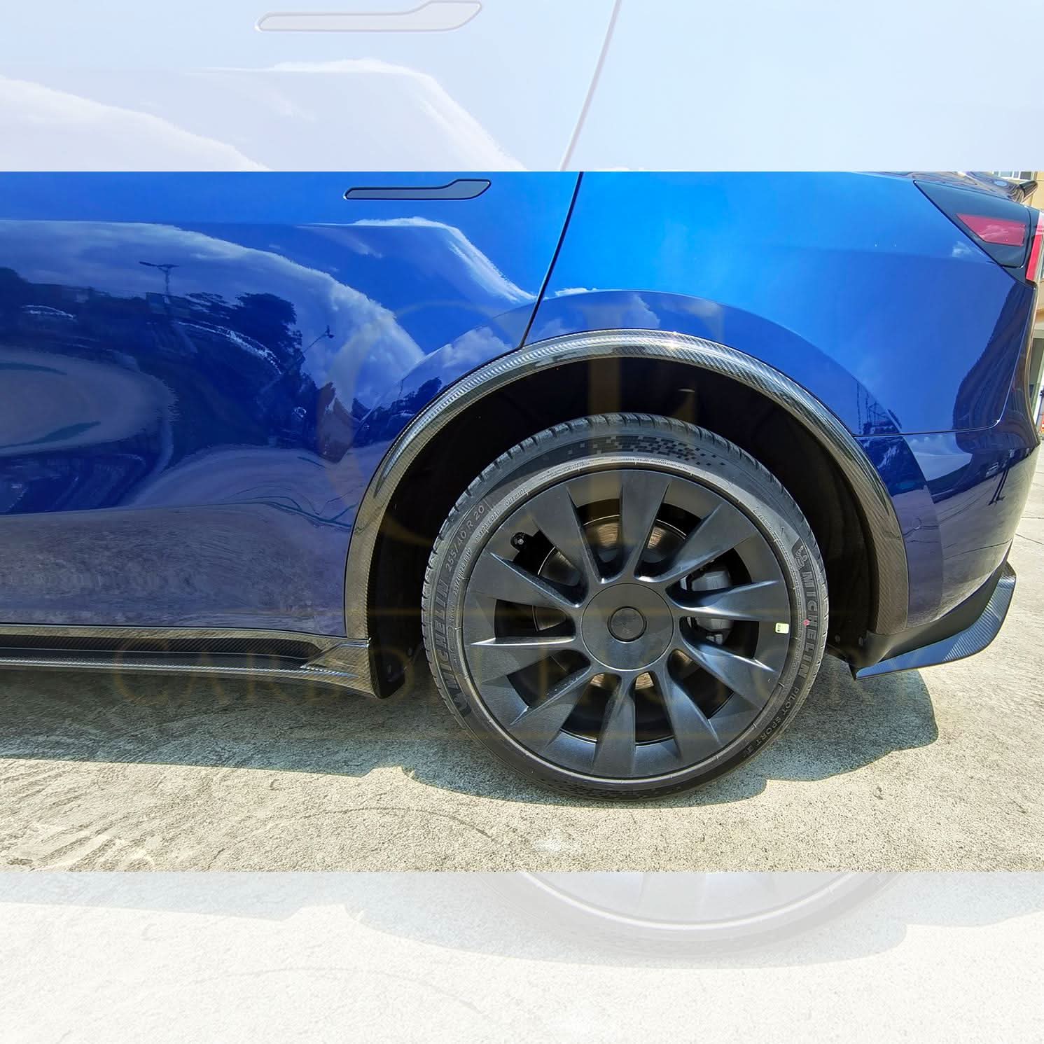 CS Style Pre-Preg Carbon Fibre Side Skirts for Tesla Model Y 19-23