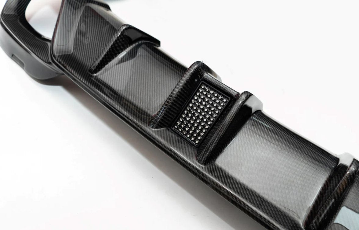 CMST - BMW 3 SERIES G20 CARBON FIBRE DIFFUSER WITH LED BRAKE LIGHT