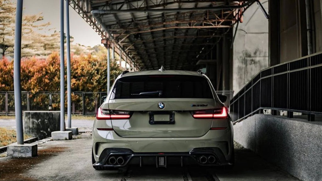 CMST - BMW 3 SERIES G20 CARBON FIBRE DIFFUSER WITH LED BRAKE LIGHT