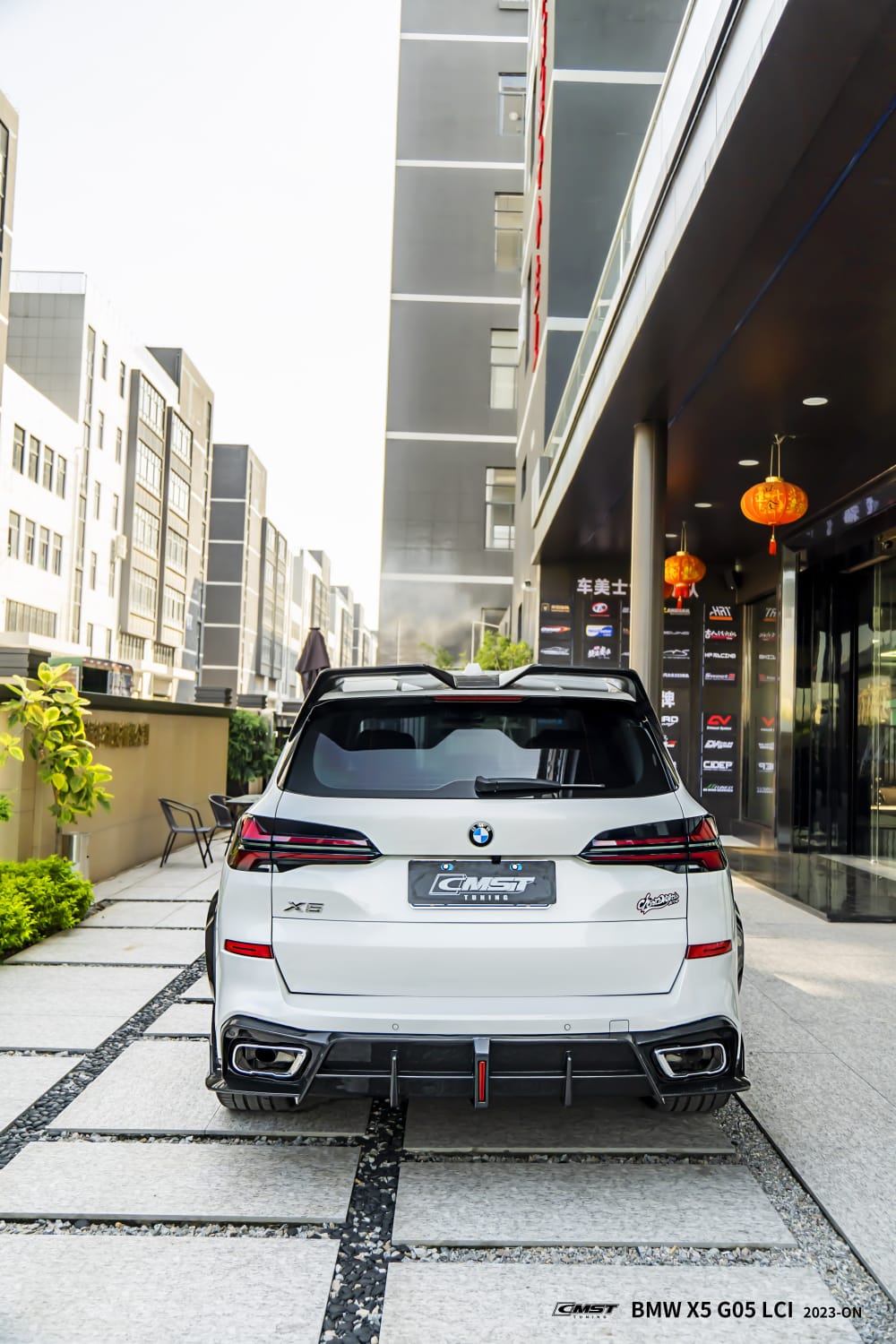 CMST - BMW X5 G05 LCI DRY CARBON FIBRE LED REAR DIFFUSER