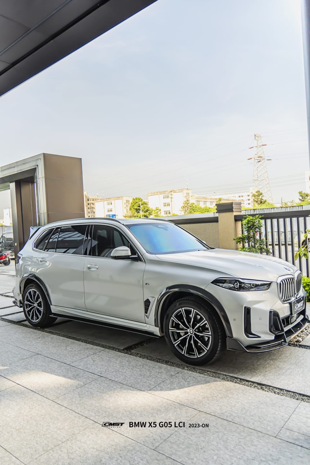 CMST - BMW X5 G05 LCI DRY CARBON FIBRE WHEEL ARCHES