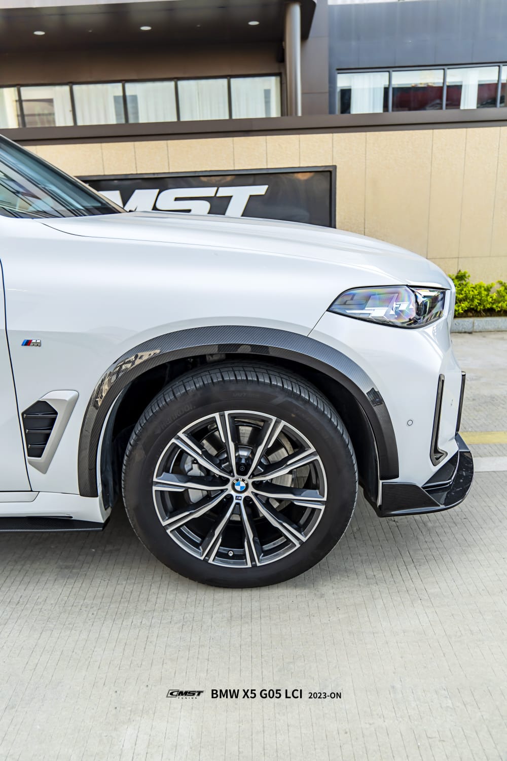 CMST - BMW X5 G05 LCI DRY CARBON FIBRE WHEEL ARCHES