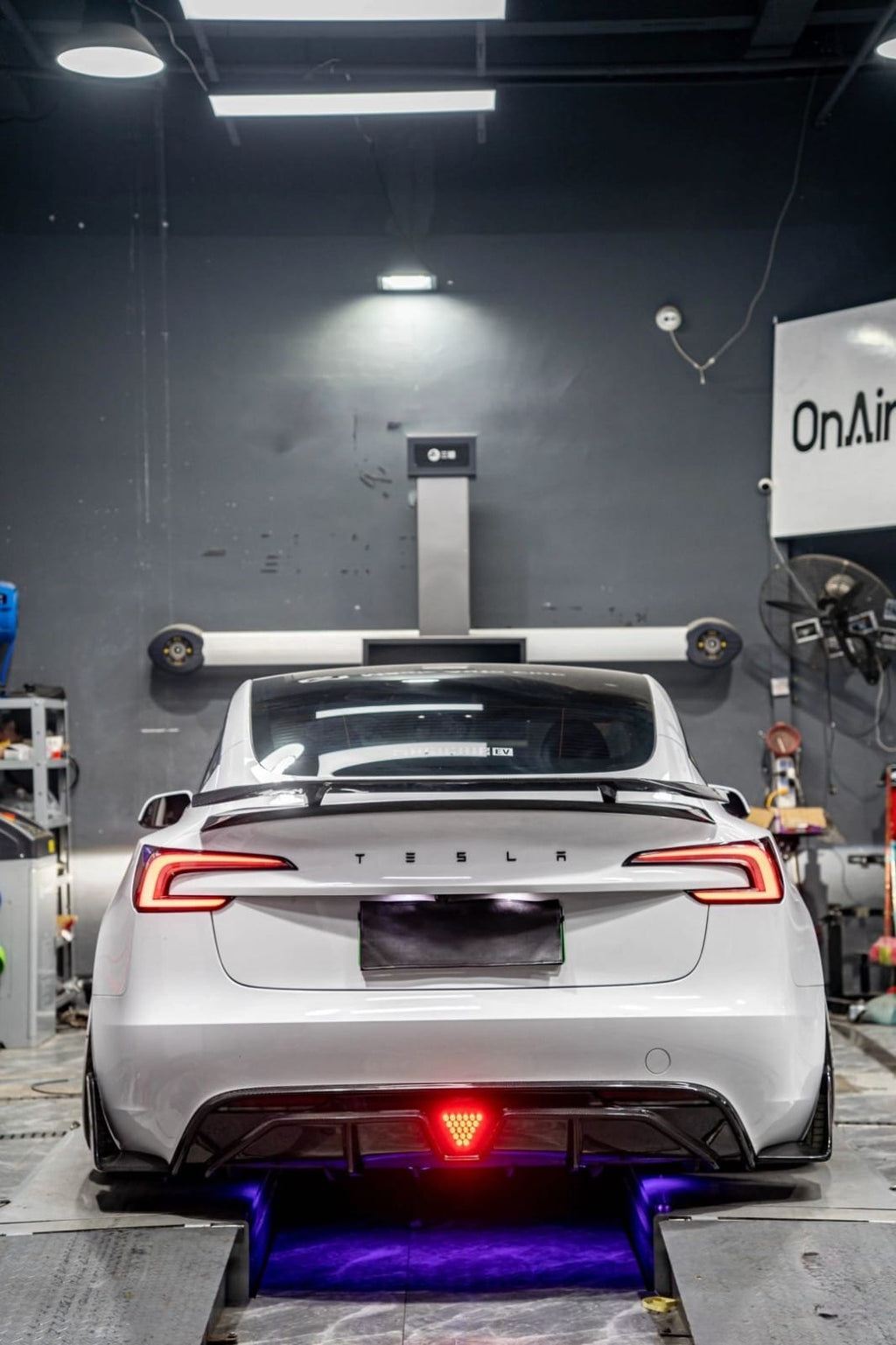 CMST - TESLA MODEL 3 HIGHLAND 2024 + CARBON FIBRE FULL BODY KIT V1