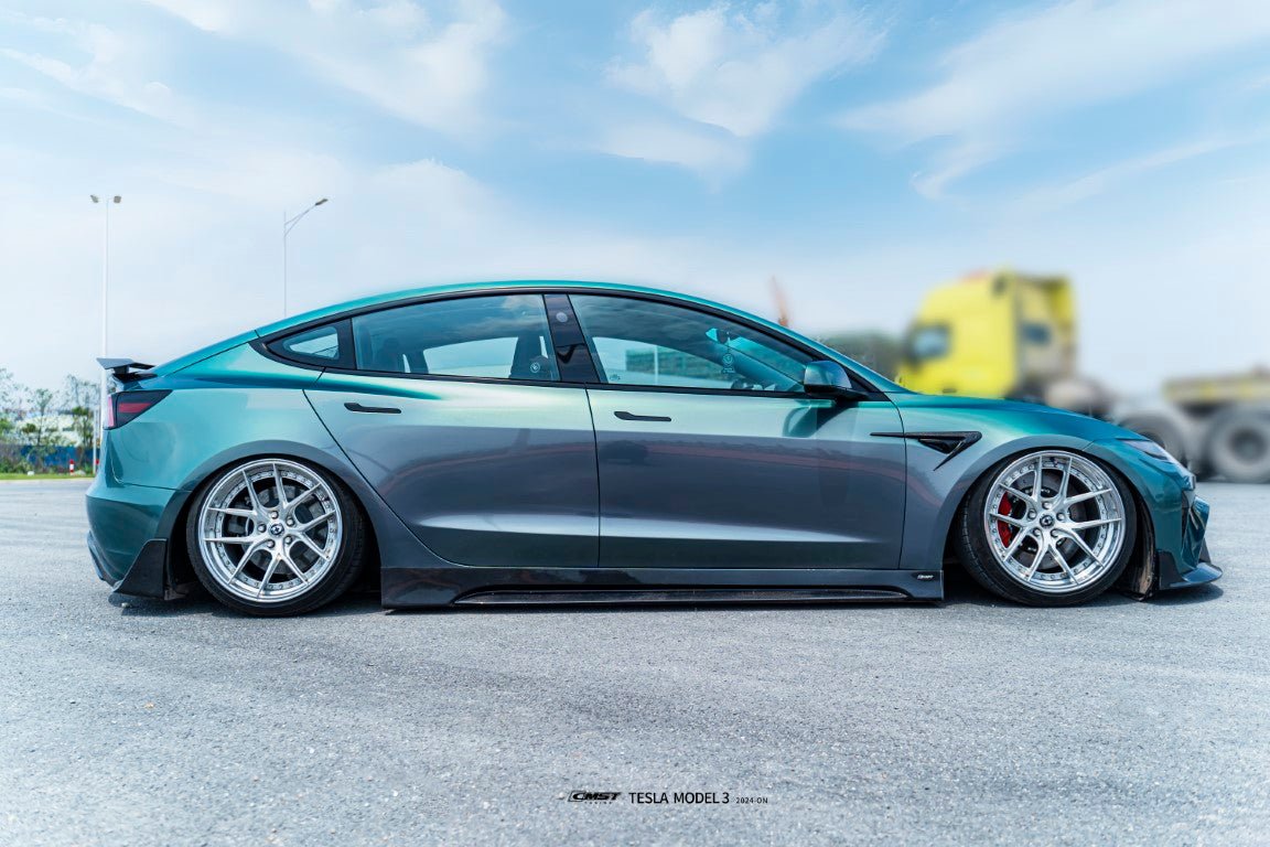 CMST - TESLA MODEL 3 HIGHLAND 2024+ CARBON FIBRE FENDER TRIM