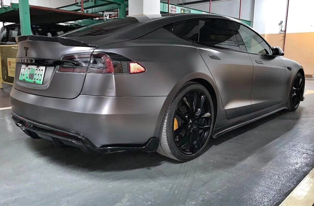 CMST - TESLA MODEL S CARBON FIBRE REAR DIFFUSER WITH LED BRAKE LIGHT