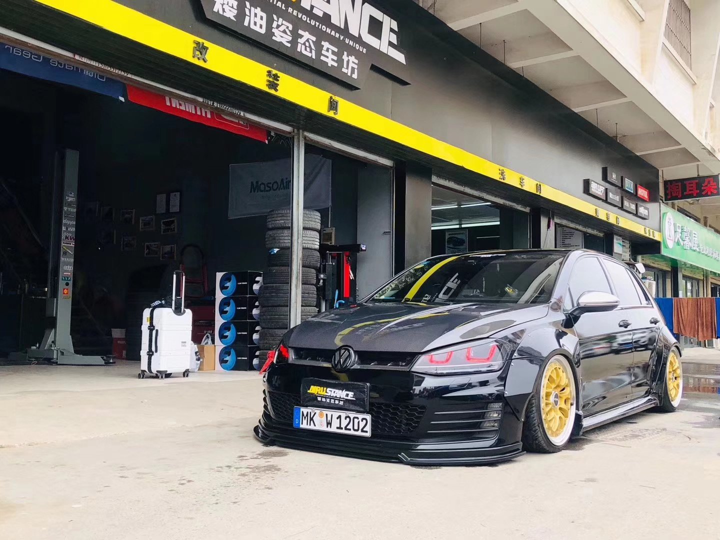 CMST -VOLKSWAGEN GOLF GTI & GOLF R MK7 MK7.5 WIDEBODY SIDE SKIRTS