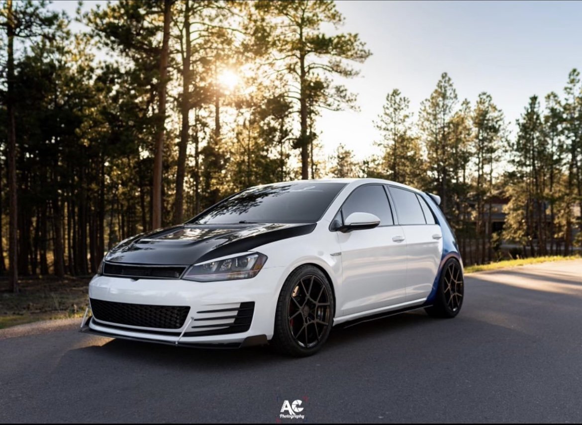 CMST - VOLKSWAGEN GOLF GTI MK7 MK7.5 CARBON FIBRE GRILL