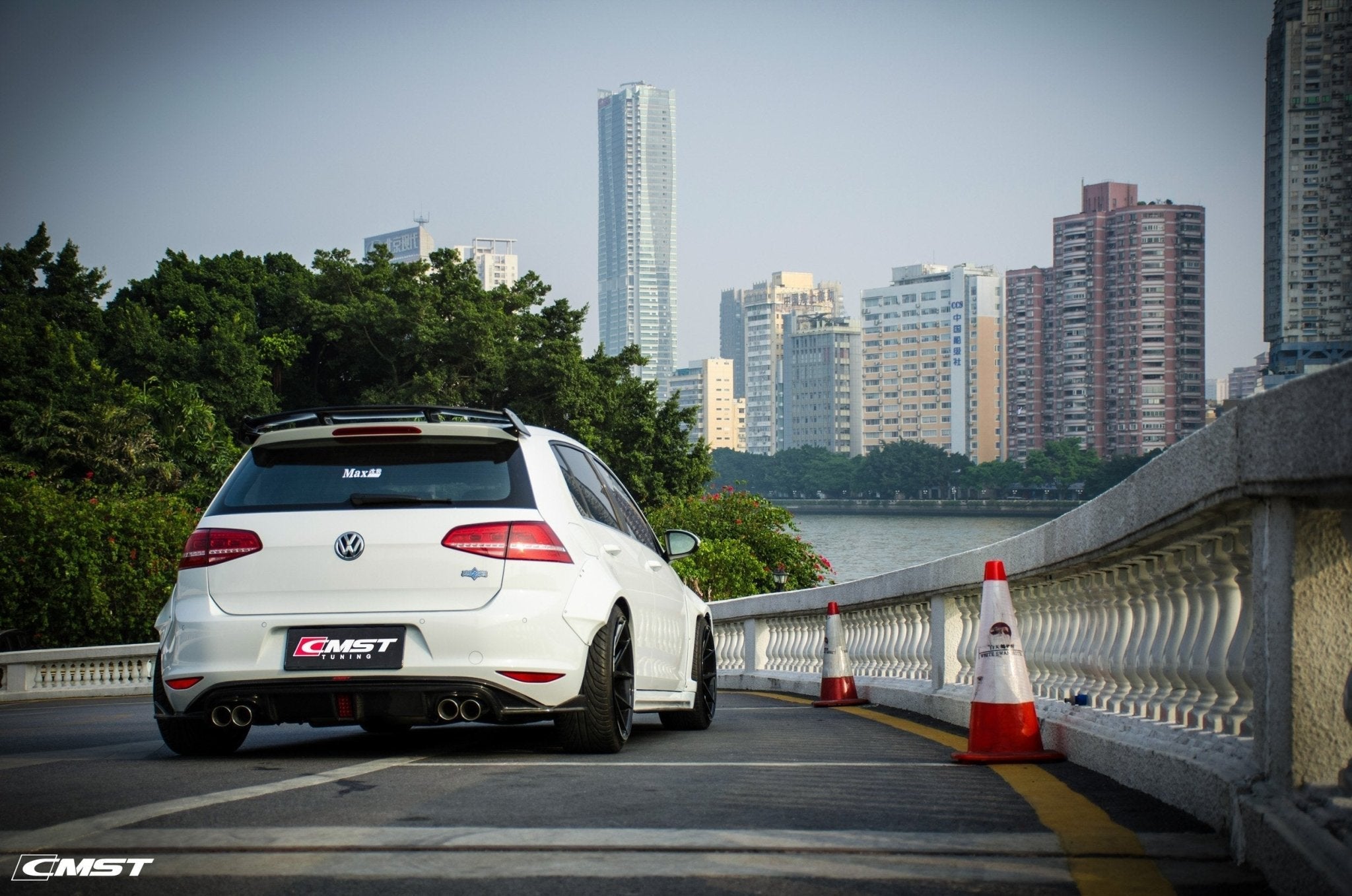 CMST - VOLKSWAGEN GOLF MK7 CARBON FIBRE REAR DIFFUSER