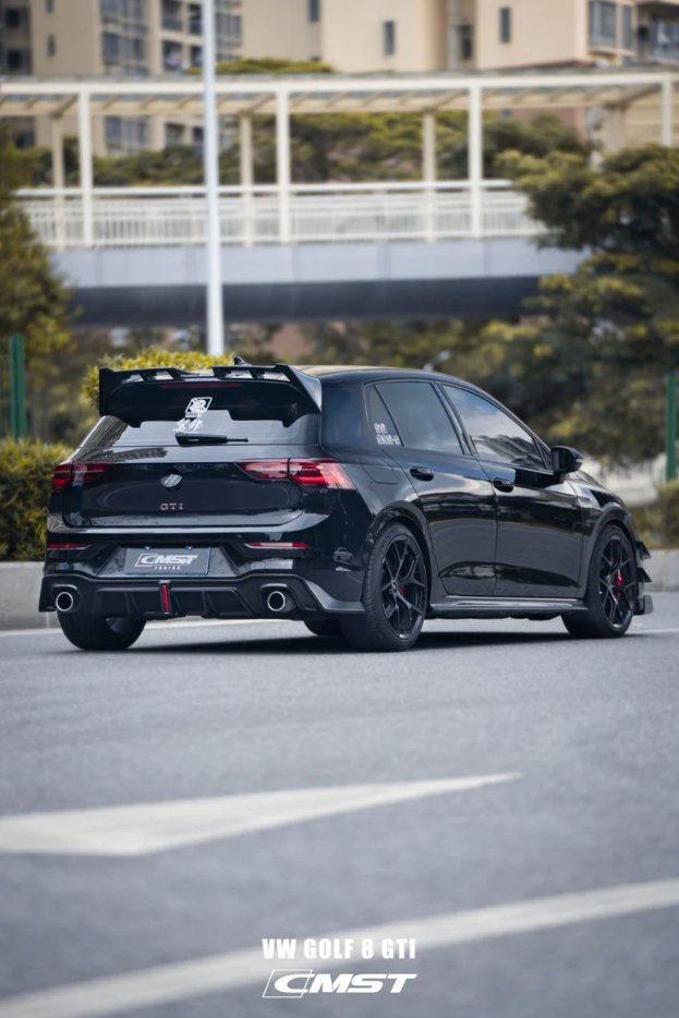 CMST- VOLKSWAGEN GOLF MK8 GTI / R LINE CARBON FIBRE SIDE SKIRTS