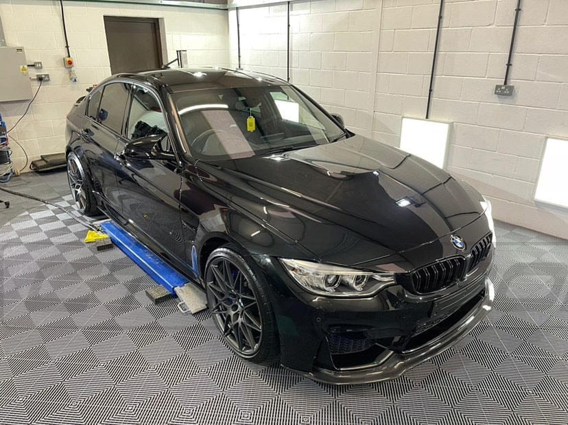 BMW M3 (F80) SALOON FULL CARBON FIBRE KIT - V STYLE