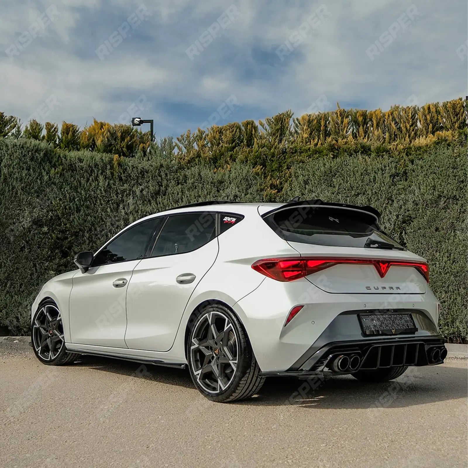 Cupra Leon 2020-2024 Rear Diffuser & Side Splitters In Gloss Black