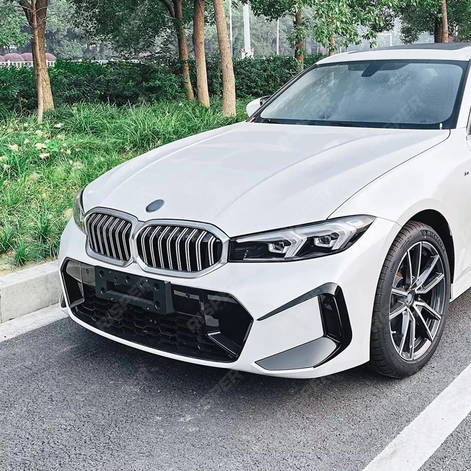 FRONT BUMPER CANARDS IN GLOSS BLACK For BMW 3 SERIES G20 (LCI) 2023+