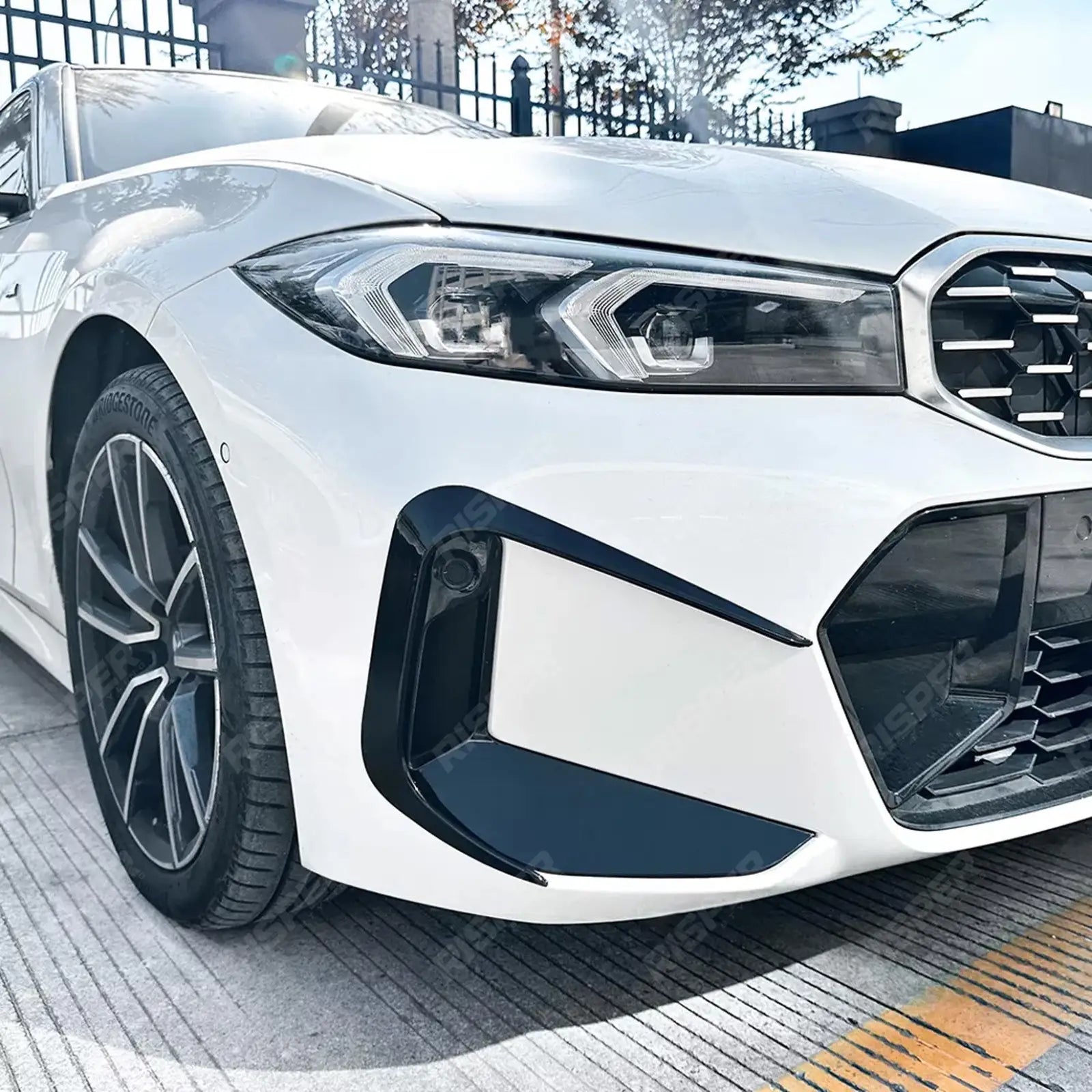FRONT BUMPER CANARDS IN GLOSS BLACK For BMW 3 SERIES G20 (LCI) 2023+