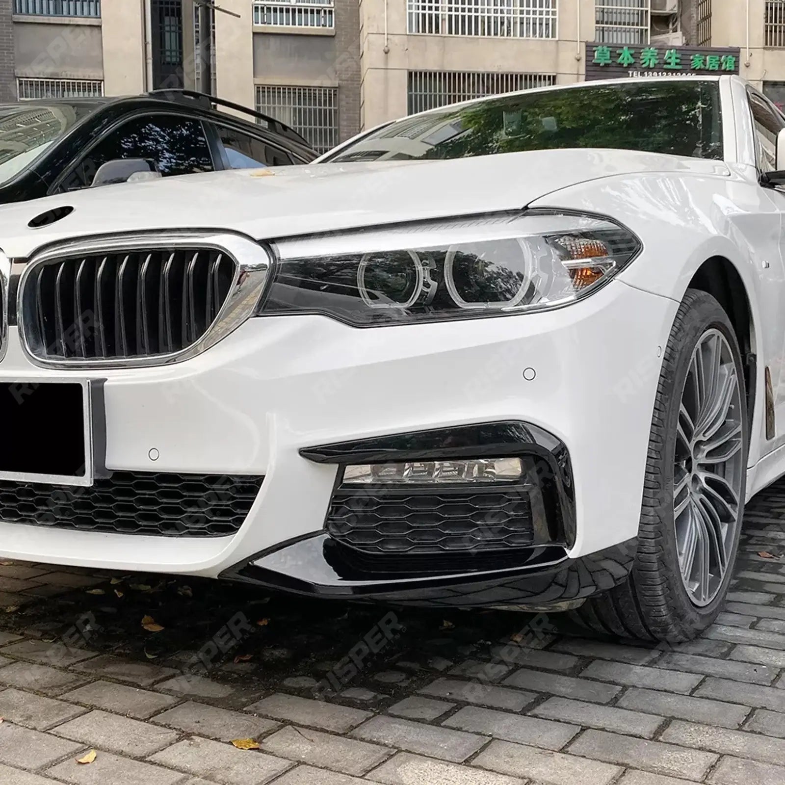 FRONT BUMPER CORNER SPLITTER IN GLOSS BLACK For BMW 5 SERIES G30 (PRE LCI) 2017-2020
